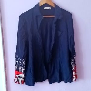 I'm selling Tori burch button down shirt